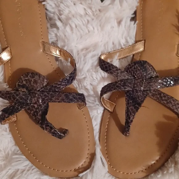 🌻🌻🌻SUPER CUTE SANDALS - Picture 2 of 7